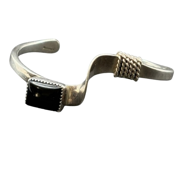 Vintage Signed Sterling BT Brugh Tsosie Navajo Black Onyx Wavy Cuff Bracelet - Picture 1 of 9